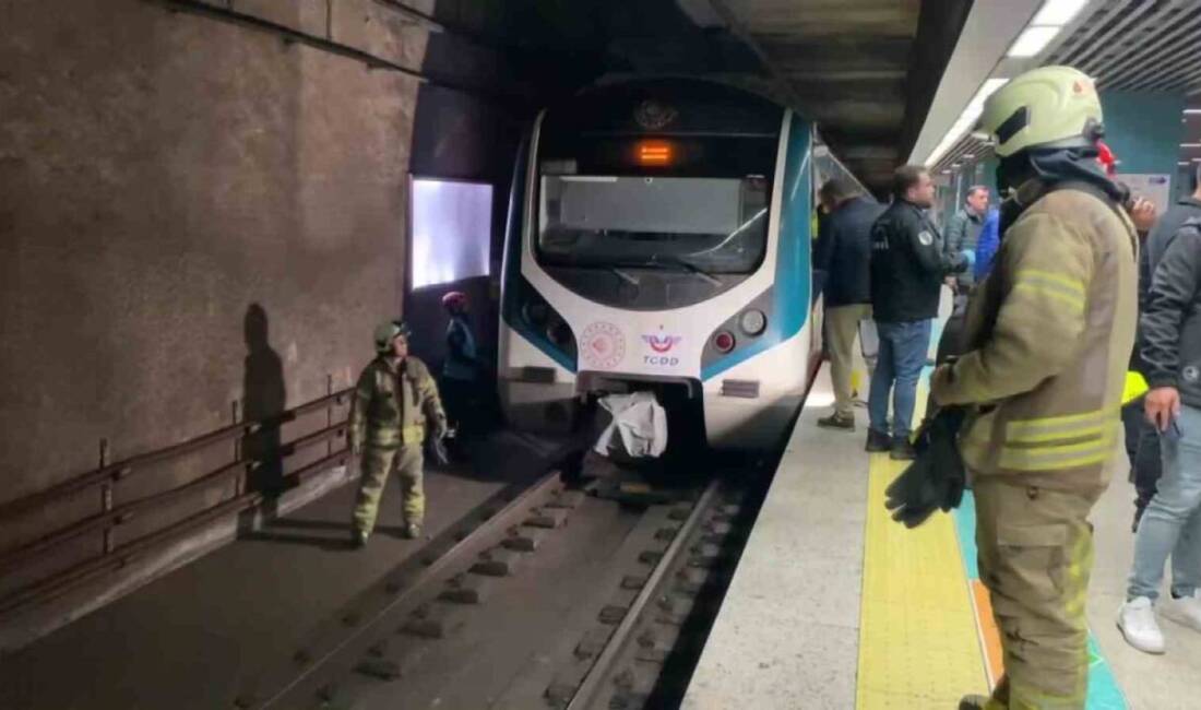 Üsküdar Marmaray İstasyonu’nda D.M. (26) isimli bir kadın, trenin gelmesi