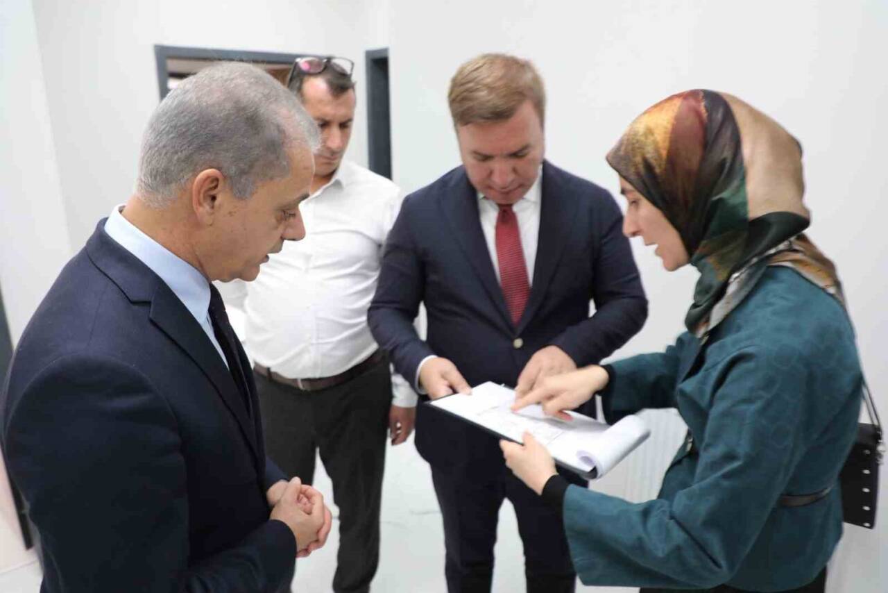 Erzincan Valisi Hamza Aydoğdu, kentin sağlık yatırımlarını yerinde inceledi. Aile