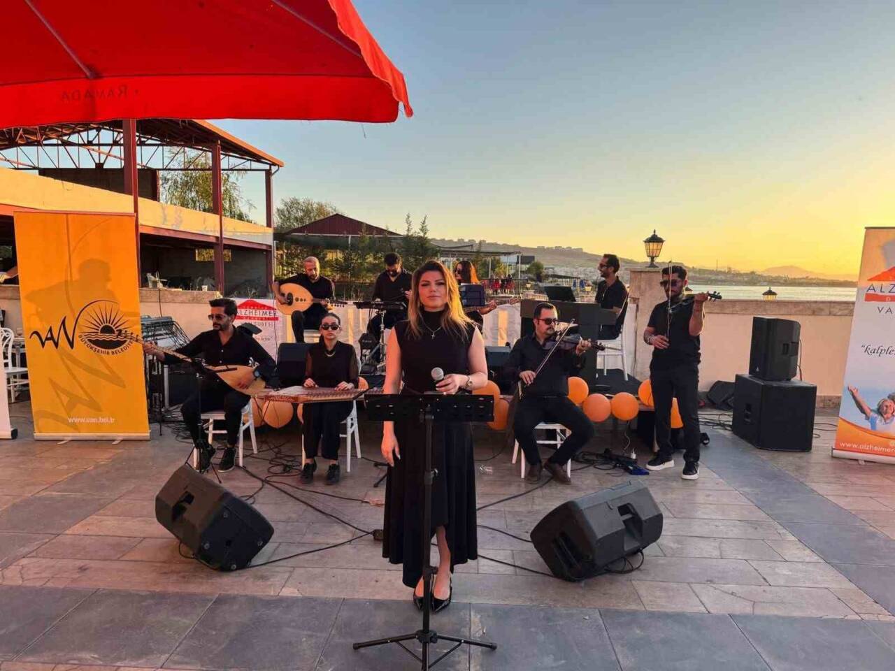 Van Büyükşehir Belediyesi'nin düzenlediği ücretsiz yaz konserleri, merkezi ve ilçelerde