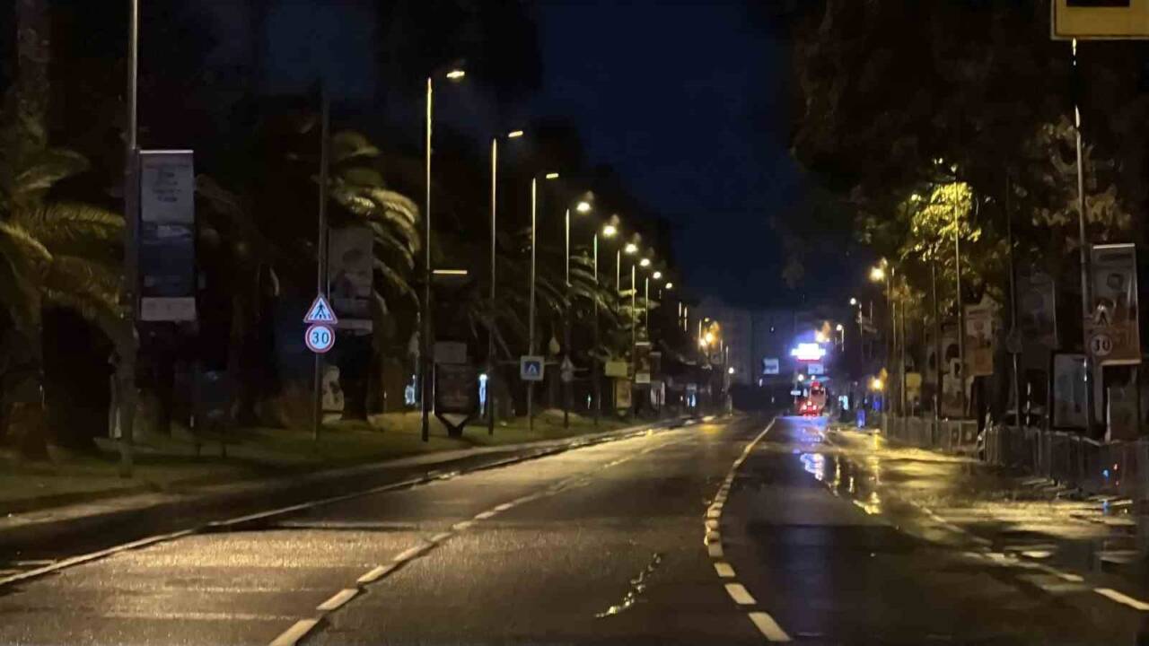 İstanbul'da Cumhuriyet Bayramı'nın 102. yıl dönümü provası nedeniyle Adnan Menderes