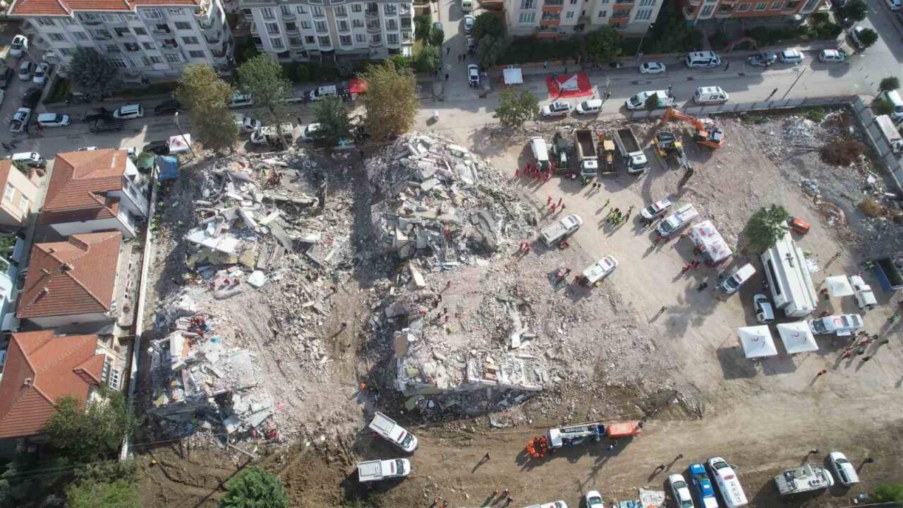 Yalova'da 5 ilden toplam 1.370 personelin katılımıyla dev bir deprem