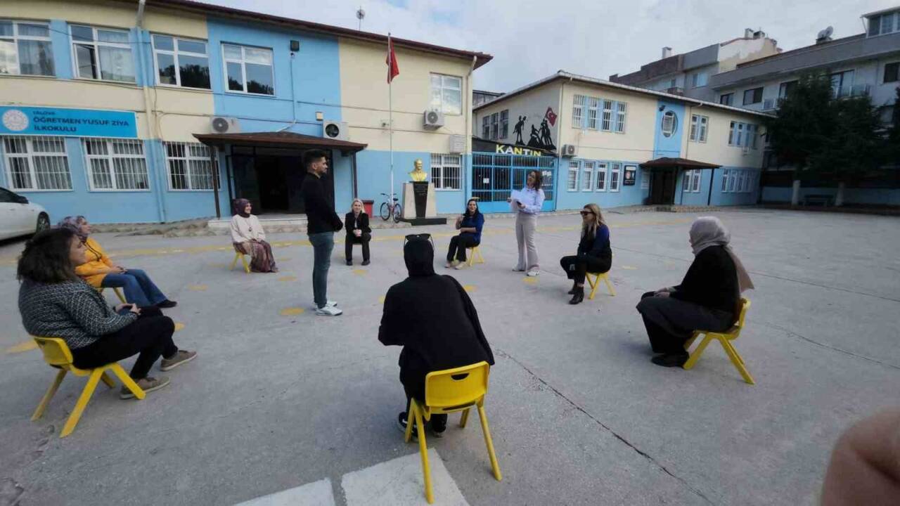 Yalova'da eğitim veren öğretmenlere "Harezmi Eğitim Kursu" düzenlendi. Yusuf Ziya