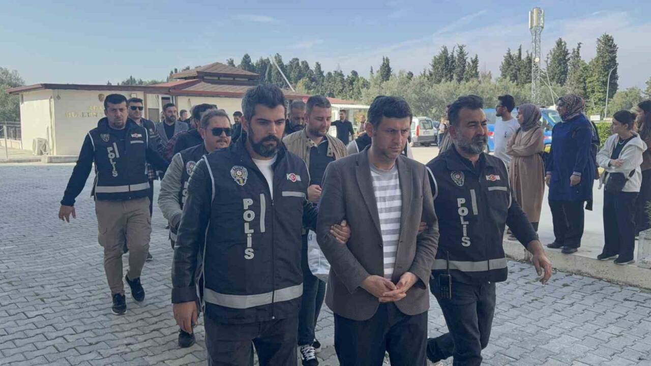 Yalova'da İl Göç İdaresi'nde gerçekleşen operasyonda, rüşvet ve görevi kötüye