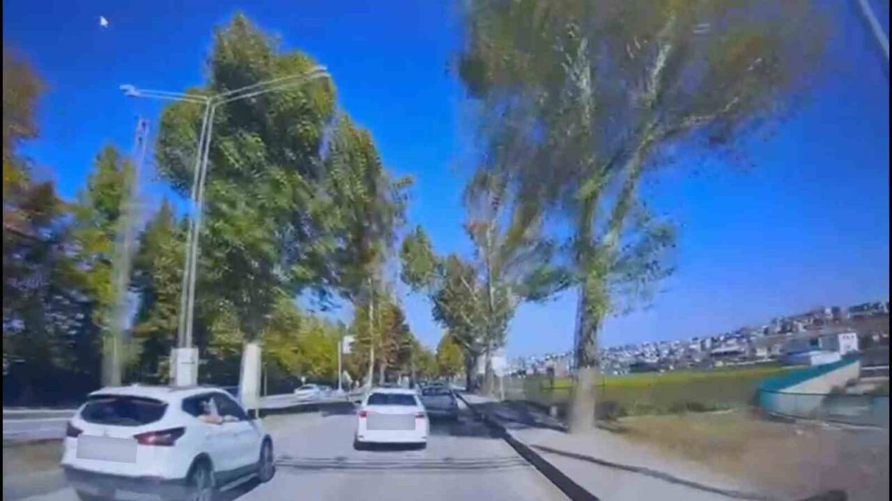 Yalova'da makas atarak trafik güvenliğini tehlikeye atan 77 plakalı otomobilin