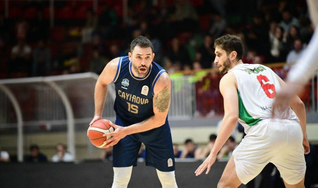 Çayırova Belediyesi, Türkiye Basketbol Ligi'ndeki dördüncü maçında Yalovaspor Basketbol'u 95-83