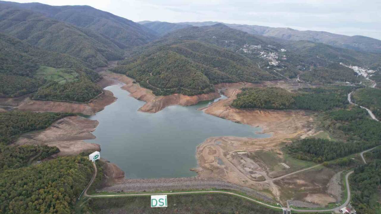 Yalova'nın Gökçe Barajı'ndaki doluluk oranı yüzde 8'e düştü ve Valisi