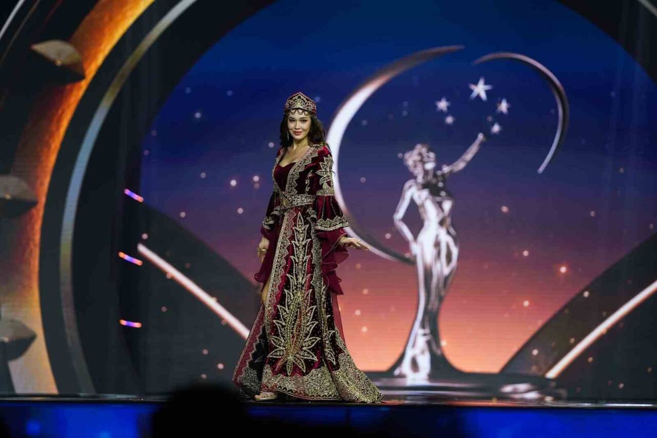 Tayland'da düzenlenen 2025 Miss Universe yarışmasında Meksikalı Fatima Bosch Fernandez