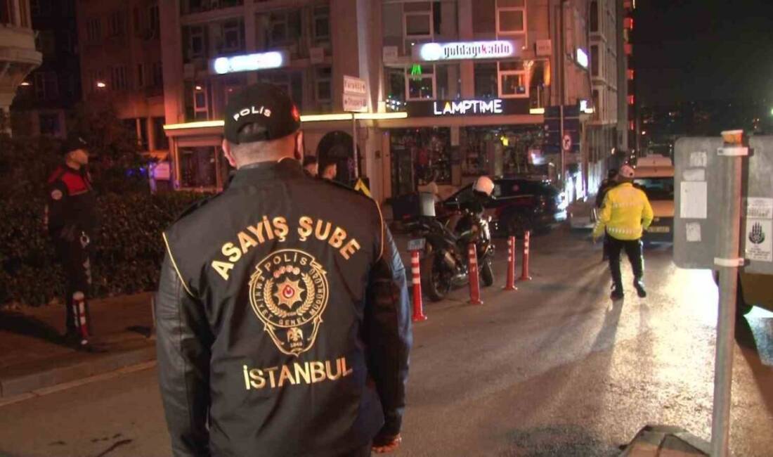 İstanbul Beyoğlu'nda dron destekli suçla mücadele uygulaması gerçekleştirildi. İstanbul İl