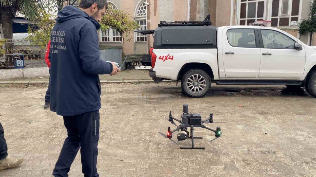 Bursa'nın Mudanya ilçesinde, 80 yaşındaki Alzheimer hastası Mustafa Abi, evinden