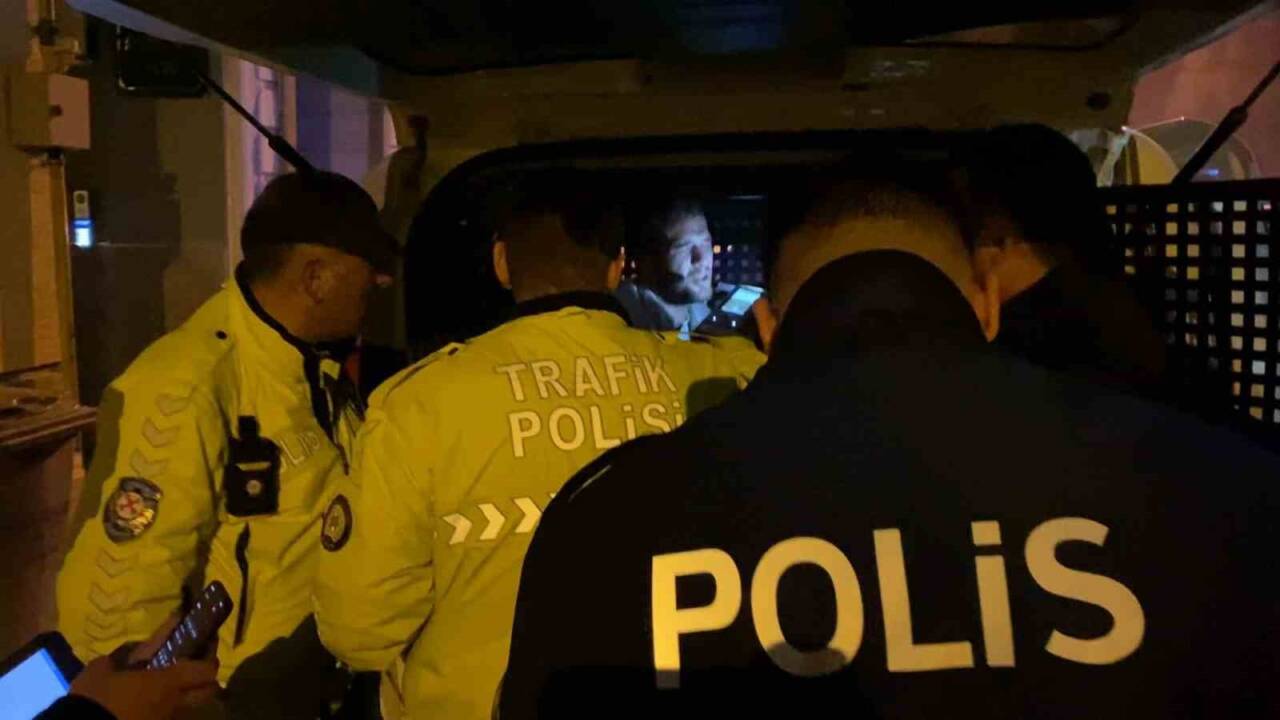 Bursa'nın İnegöl ilçesinde, polis ekiplerinin 'dur' ihtarına uymayan 22 yaşındaki