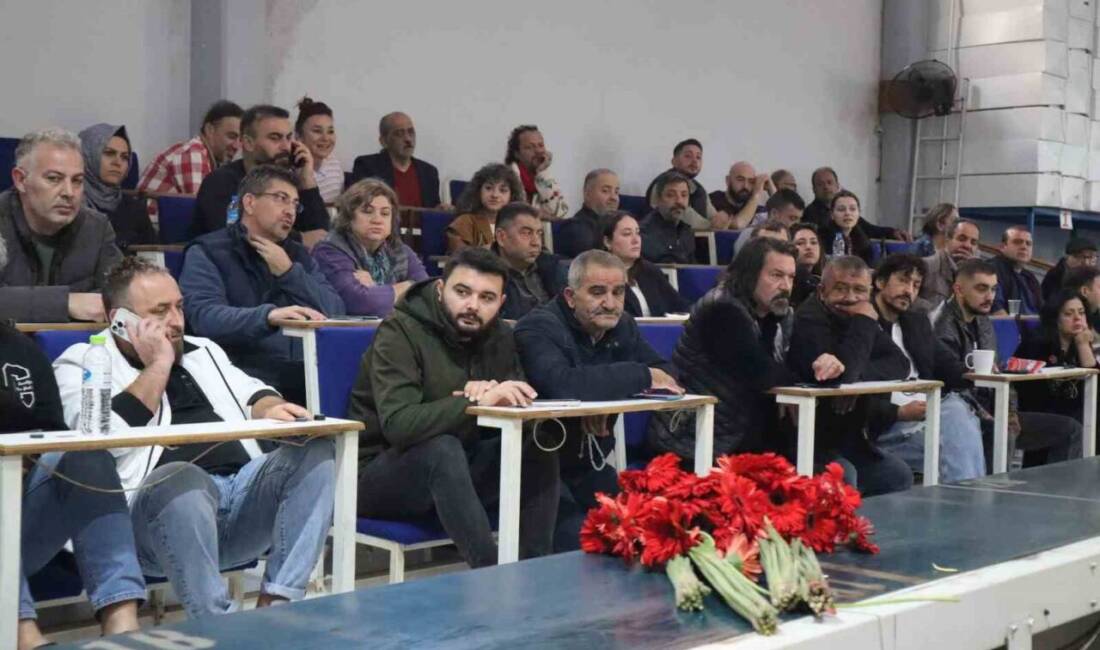 Yalova'daki çiçek mezatları, 24 Kasım Öğretmenler Günü nedeniyle yoğunluk kazandı.