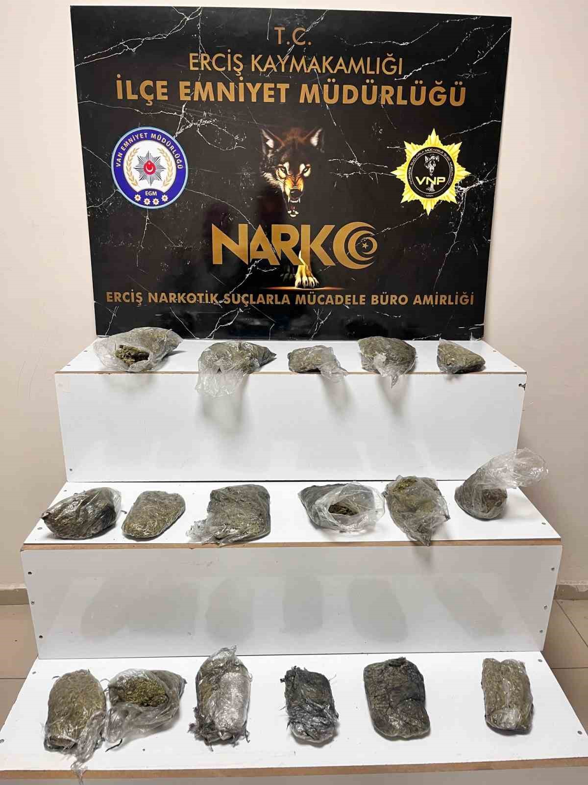 Van’ın Erciş ilçesinde, Narkotik Suçlarla Mücadele Büro Amirliği ekipleri tarafından