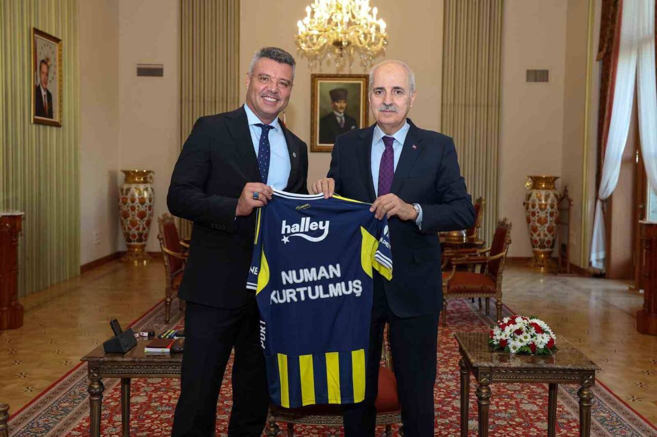 Fenerbahçe Başkanı Sadettin Saran, TBMM Başkanı Numan Kurtulmuş ve Çevre