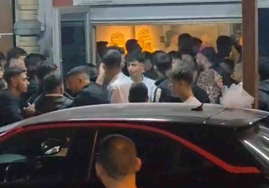 İstanbul Kartal'daki bir düğün salonunda çıkan kavga, davetliler arasında gerginliğe