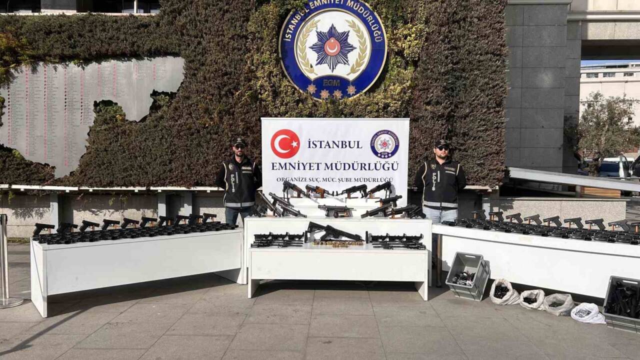 İstanbul'da son bir ayda düzenlenen operasyonlarda 145 şüpheli yakalandı. İl