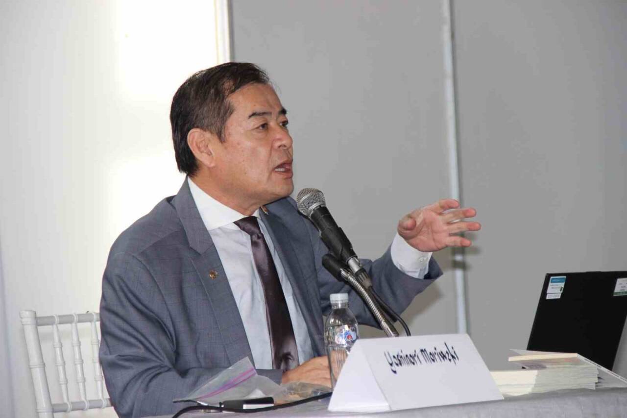 Manisa'da düzenlenen kitap fuarında konuşan Japon deprem uzmanı Yoshinori Moriwaki,