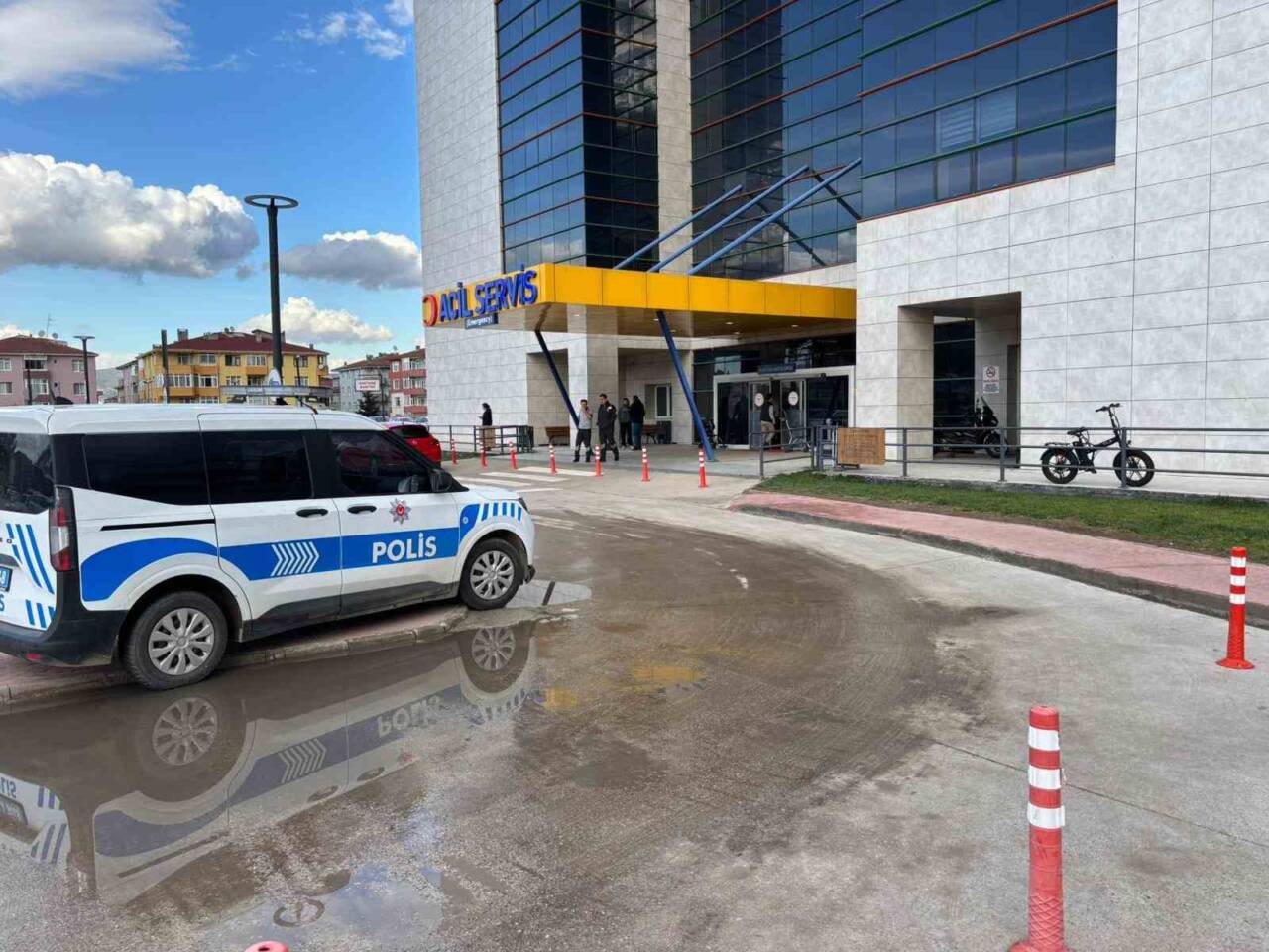 Kocaeli Gölcük'te yakalama kararı bulunan S.T. (33), polise bıçakla direnirken