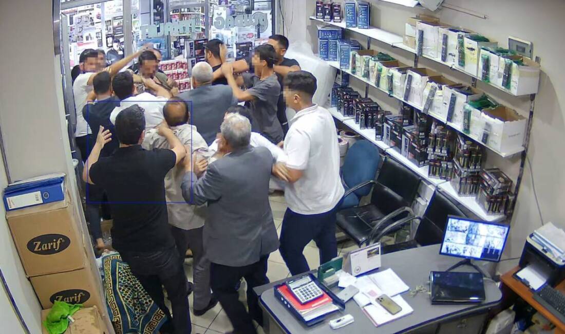 Şanlıurfa’nın Eyyübiye ilçesinde Halef Uludağ'ın iş yerinde, haraç isteyen grup