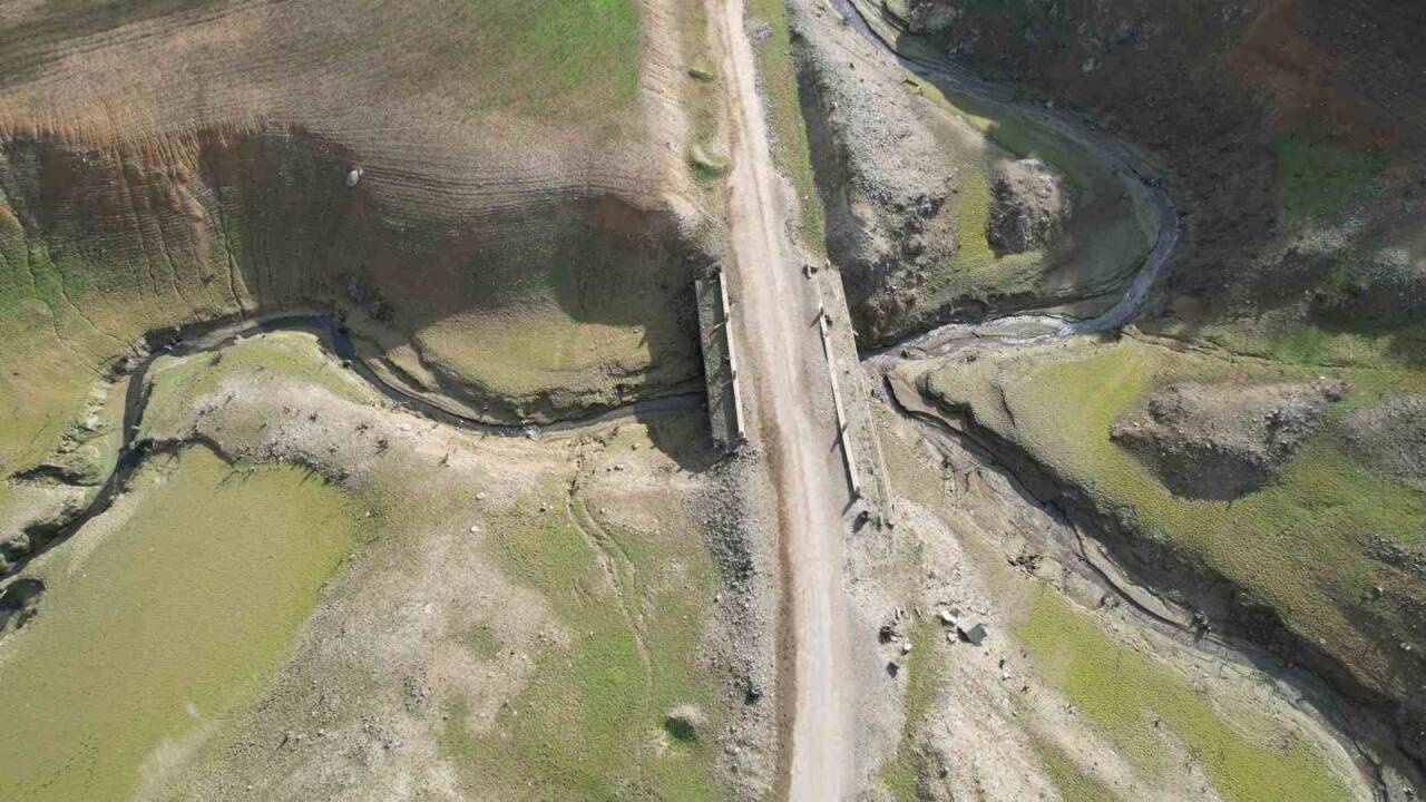 Yalova'daki Gökçe Barajı'nın doluluk oranı yüzde 8'in altına düştü, bu