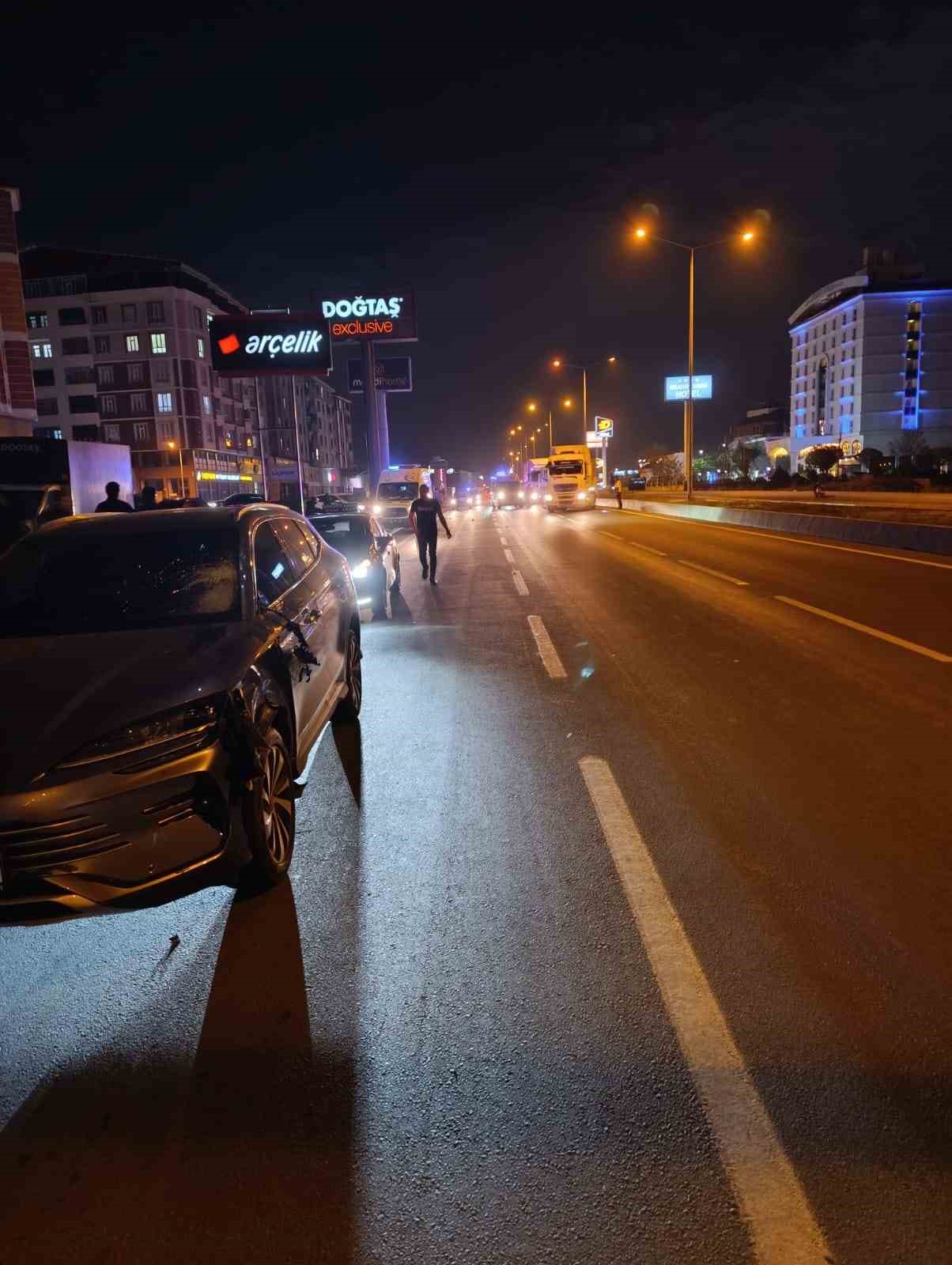 Ağrı'da otomobilin çarptığı S. K. idaresindeki iki kadından biri hayatını