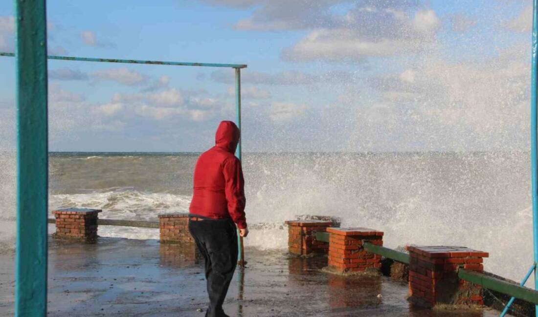 Düzce Valiliği, Batı Karadeniz'de beklenen fırtına için uyarıda bulundu. 26