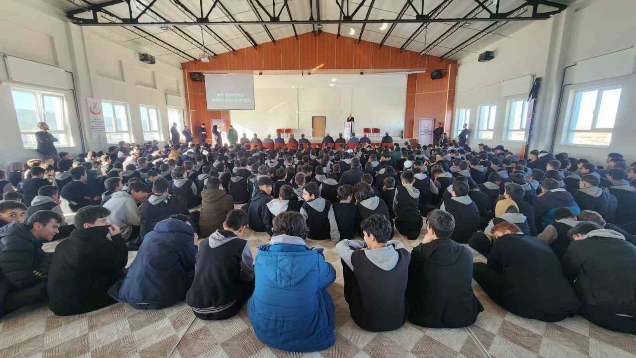 İlim Yayma Vakfı Mütevelli Heyeti Başkanı Necmettin Bilal Erdoğan, Kütahya'da