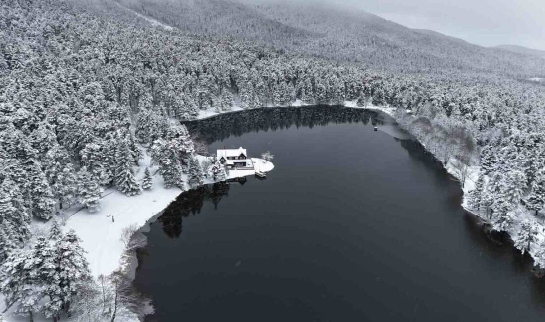 Bolu'nun gözde mekanlarından Gölcük Tabiat Parkı, kar yağışının ardından bembeyaz