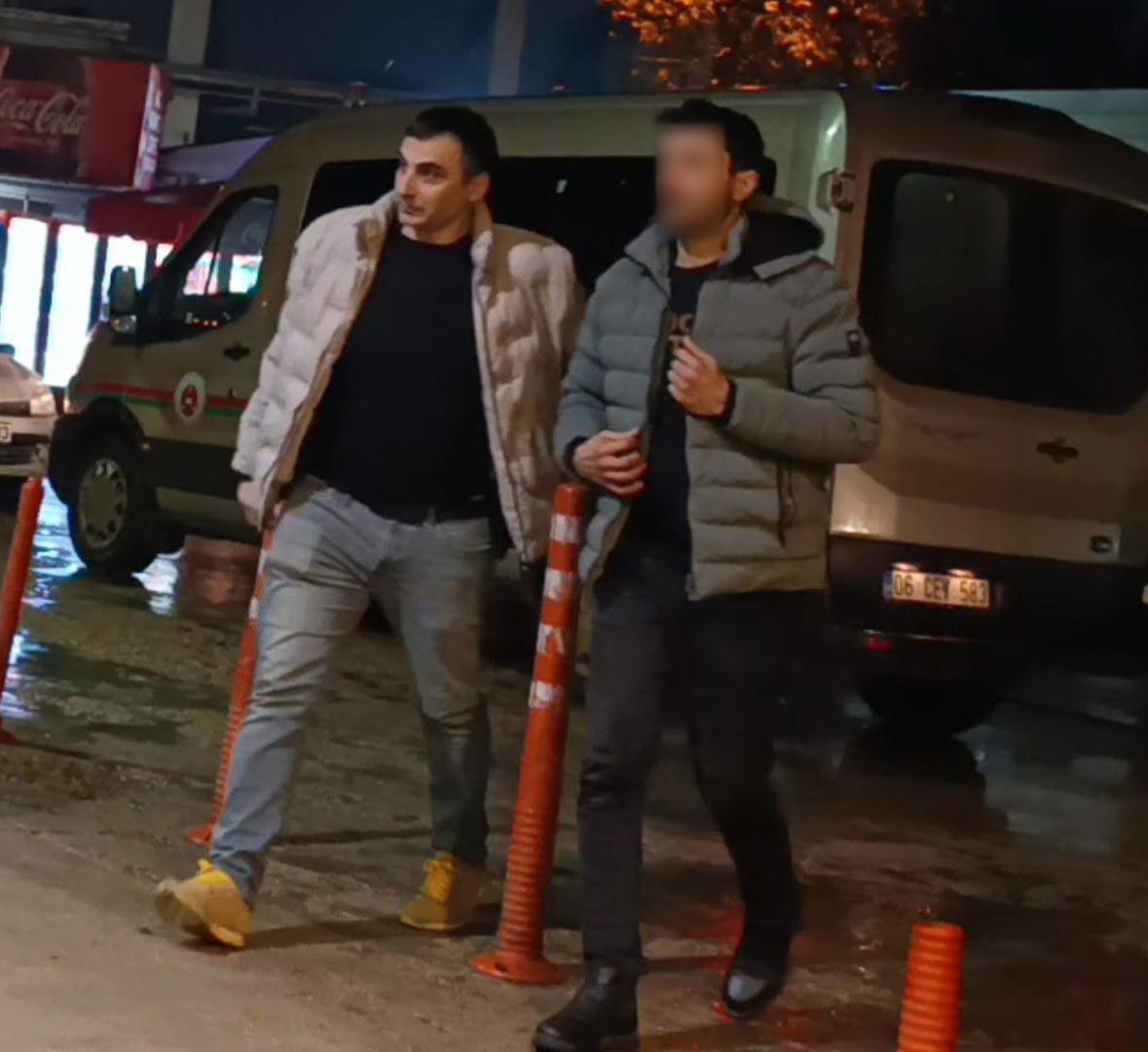 Bursa'nın İnegöl ilçesinde DEAŞ finansörü olduğu iddia edilen E.Y., polis