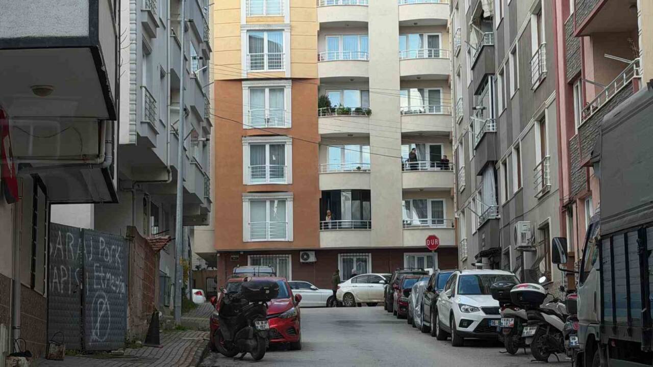 Yalova'da DEAŞ terör örgütüne yönelik yapılan operasyonda 3 polis memuru