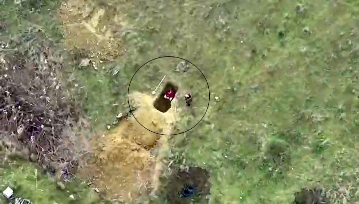 İstanbul Büyükçekmece'de kaçak kazı yapan M.Ö. ve F.İ. isimli kişiler,