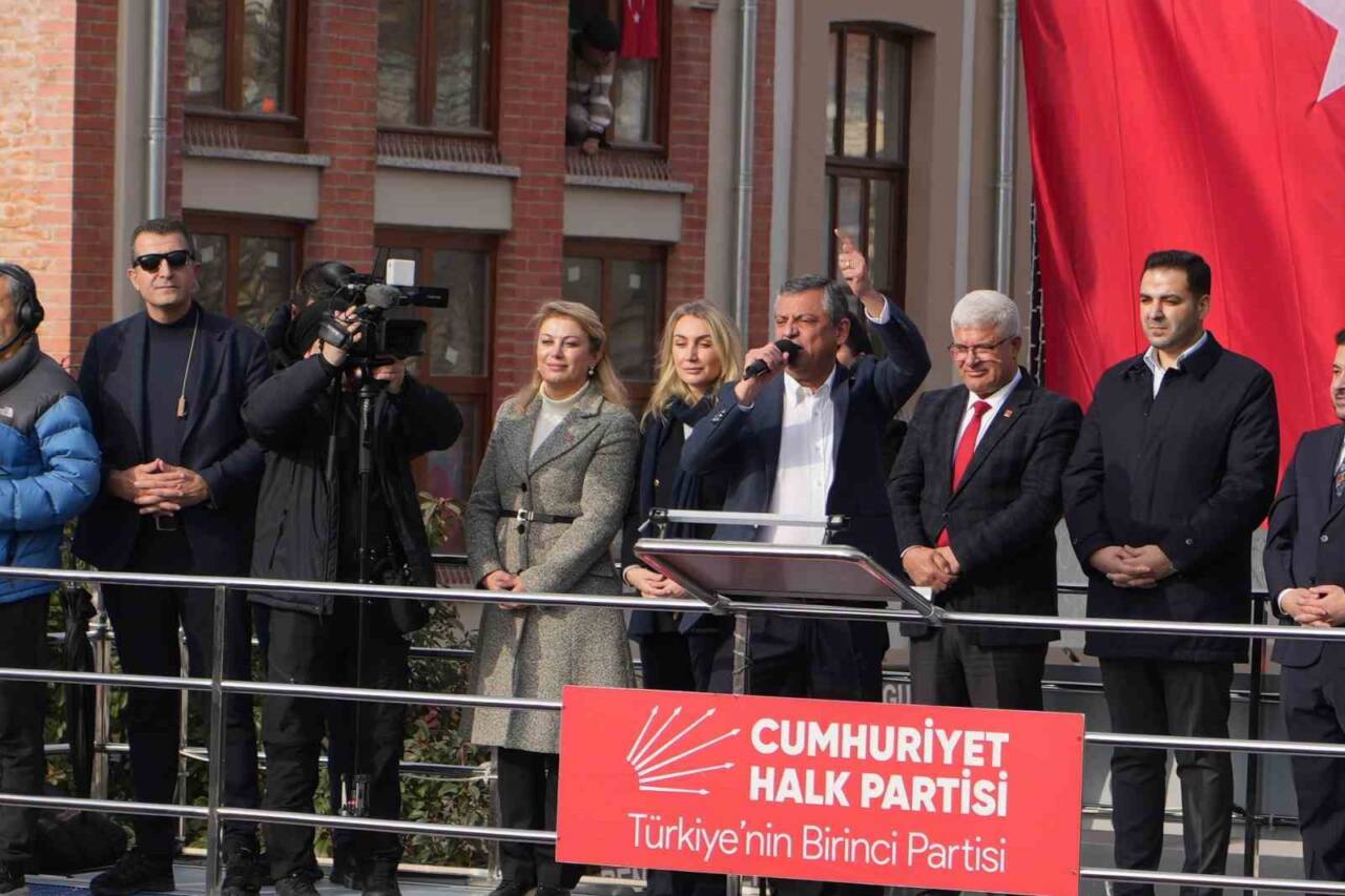 CHP Genel Başkanı Özgür Özel, Edirne'deki mitinginde Yunanistan ve Bulgaristan'ın