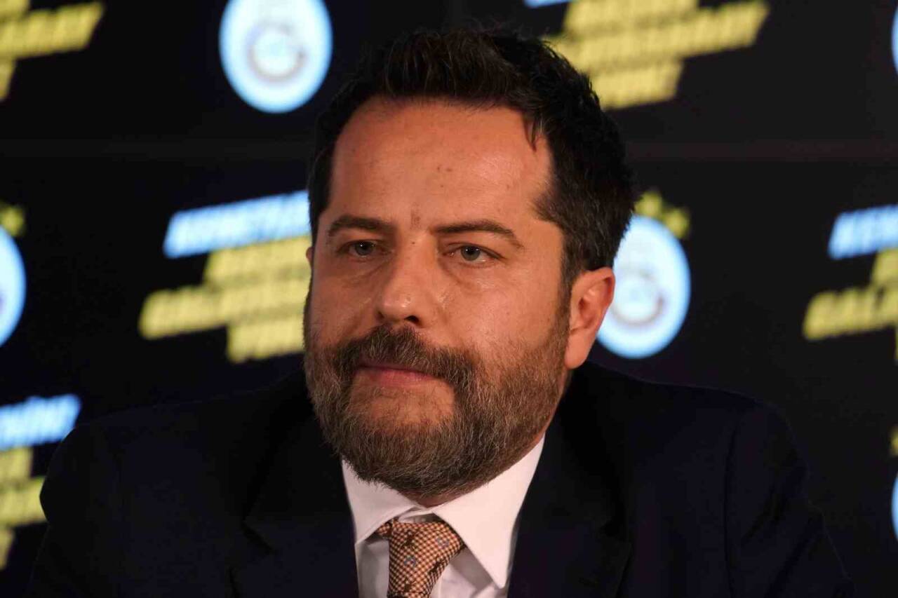 Galatasaray Sportif A.Ş. Başkan Vekili Erden Timur, futbol dünyasındaki 'bahis'