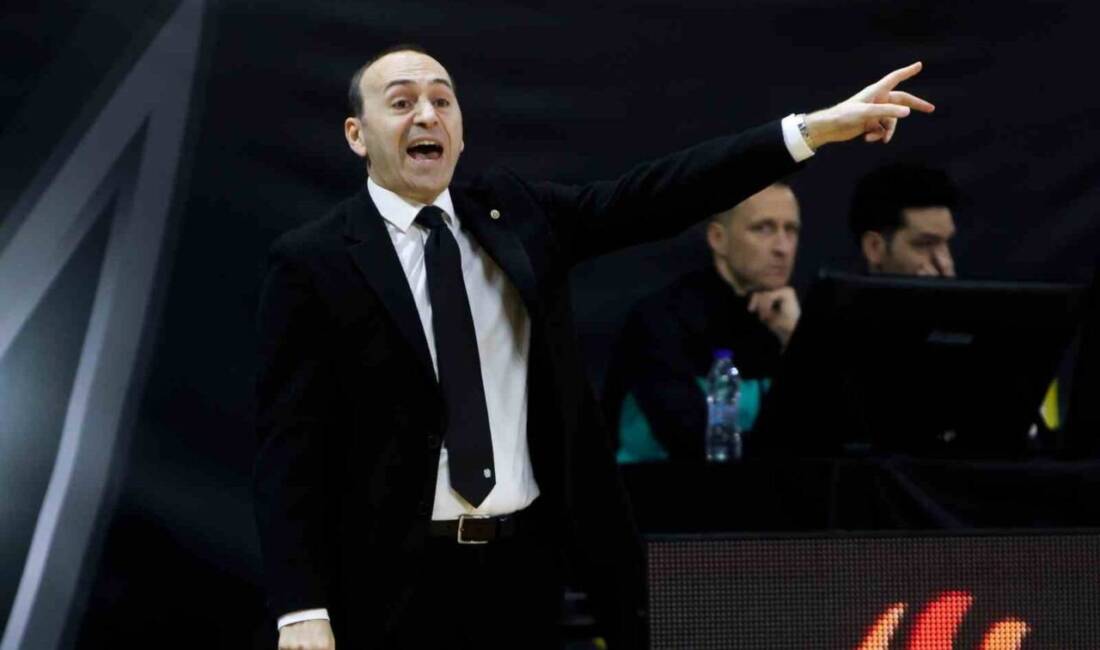 Galatasaray Erkek Basketbol Takımı, başantrenör Yakup Sekizkök ile yollarını ayırdı.