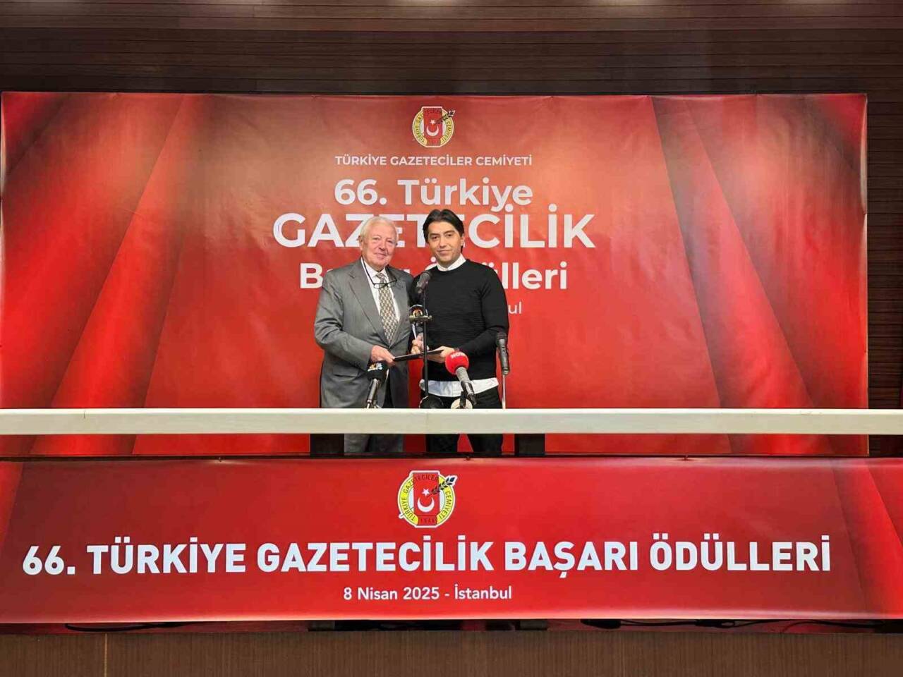 İstanbul Cumhuriyet Başsavcılığı'nın başlattığı soruşturmalar çerçevesinde gazeteci Emrullah Erdinç gözaltına
