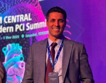 Düzce'de doğup büyüyen ve Türkiye’nin en genç profesörlerinden biri olan