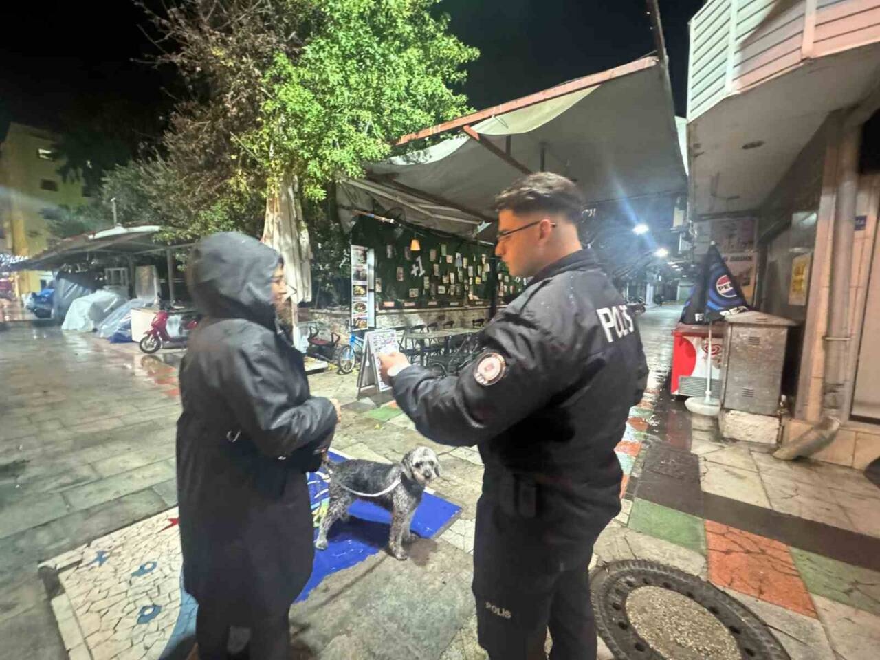 Muğla’nın Marmaris ilçesinde, yılbaşı yaklaşırken güvenlik önlemleri artırıldı. Marmaris İlçe