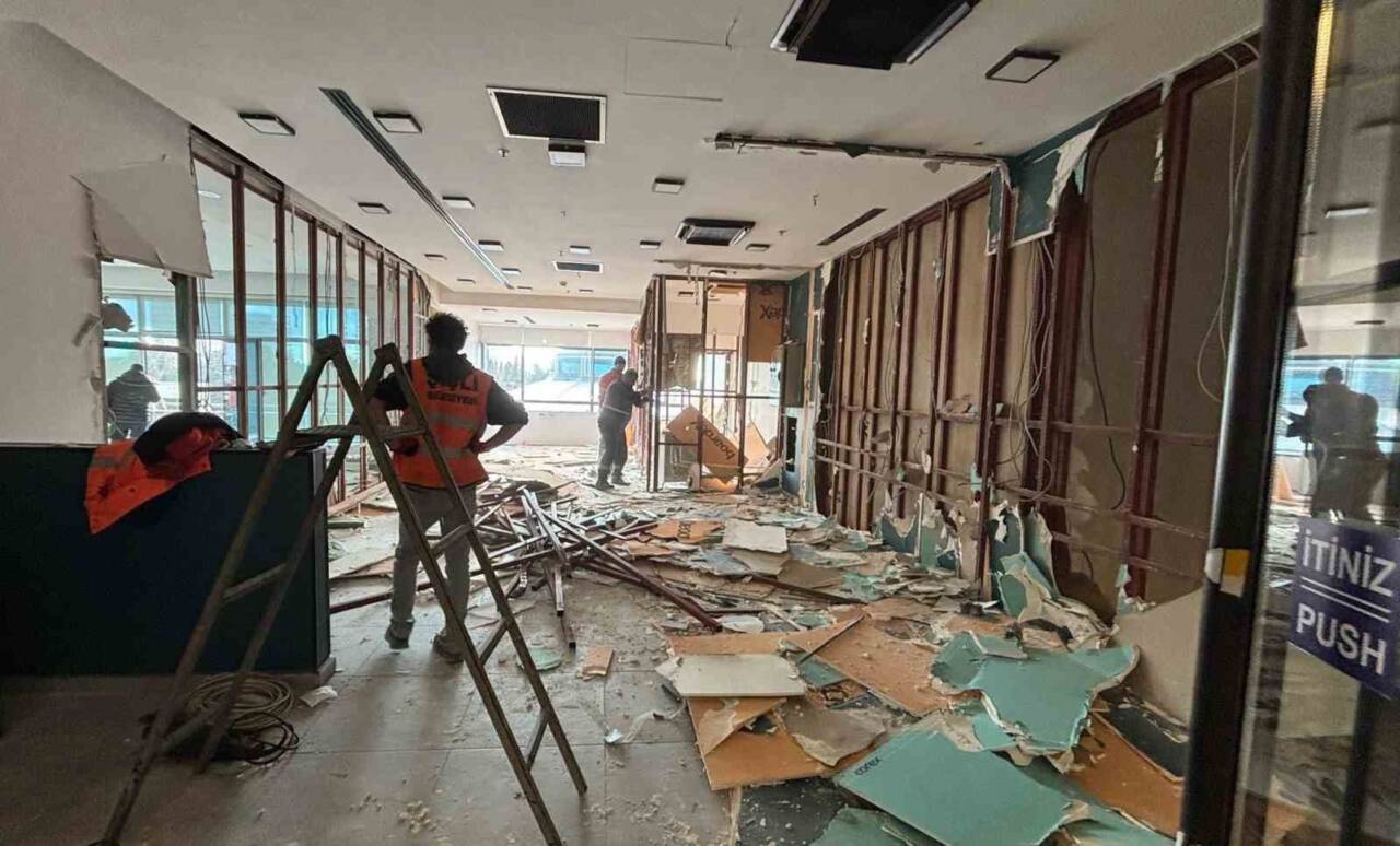 Şişli Belediyesi, ruhsatsız yapılarla mücadelede denetimleri artırdı. Son yapılarda, bir