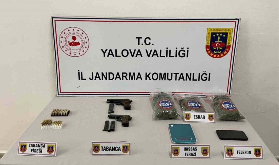 Yalova'nın Çınarcık ilçesinde jandarma tarafından düzenlenen uyuşturucu operasyonunda, şüpheli E.Ö.