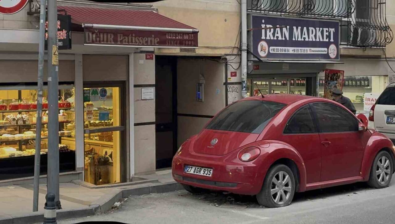 Şişli'de evinde silahlı saldırıya uğrayan yönetmen Seren Yüce, kimliği belirsiz