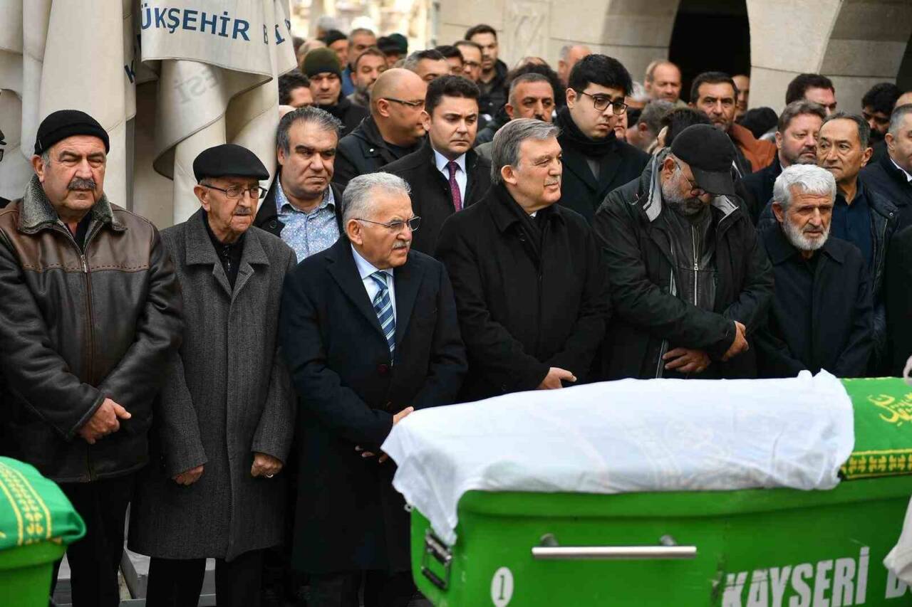 11. Cumhurbaşkanı Abdullah Gül’ün 75 yaşındaki yengesi Firdes Gül, yaşamını