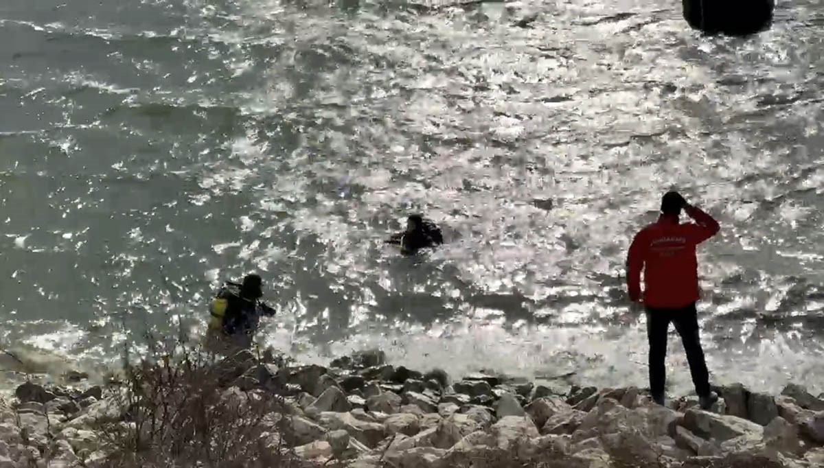 Balıkesir’in Erdek ilçesinde kamp yaptıktan sonra kaybolan 33 yaşındaki Elif