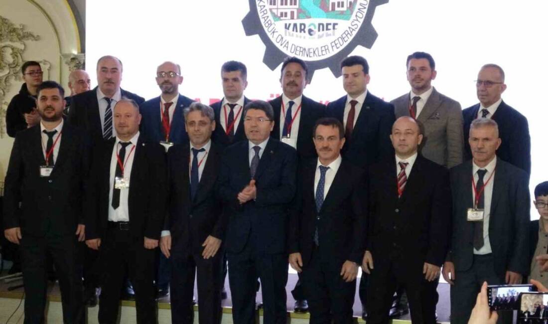 İstanbul'da düzenlenen "Karabüklüler Bandırma Günü" etkinliğine katılan Adalet Bakanı Yılmaz