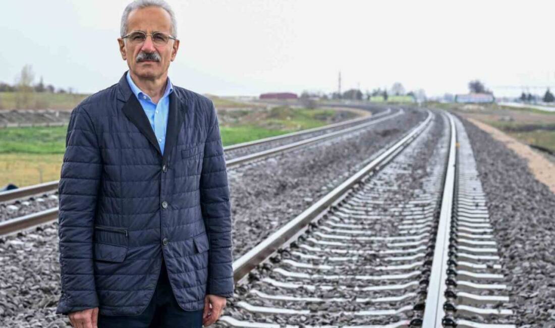 Ulaştırma ve Altyapı Bakanı Abdulkadir Uraloğlu, yerli sinyalizasyon sistemi ile