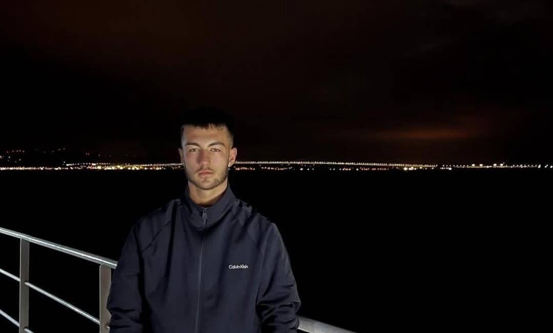 Bursa'nın Mudanya ilçesinde Efe Akpınar (17), babasını kuyudan kurtarmak isterken