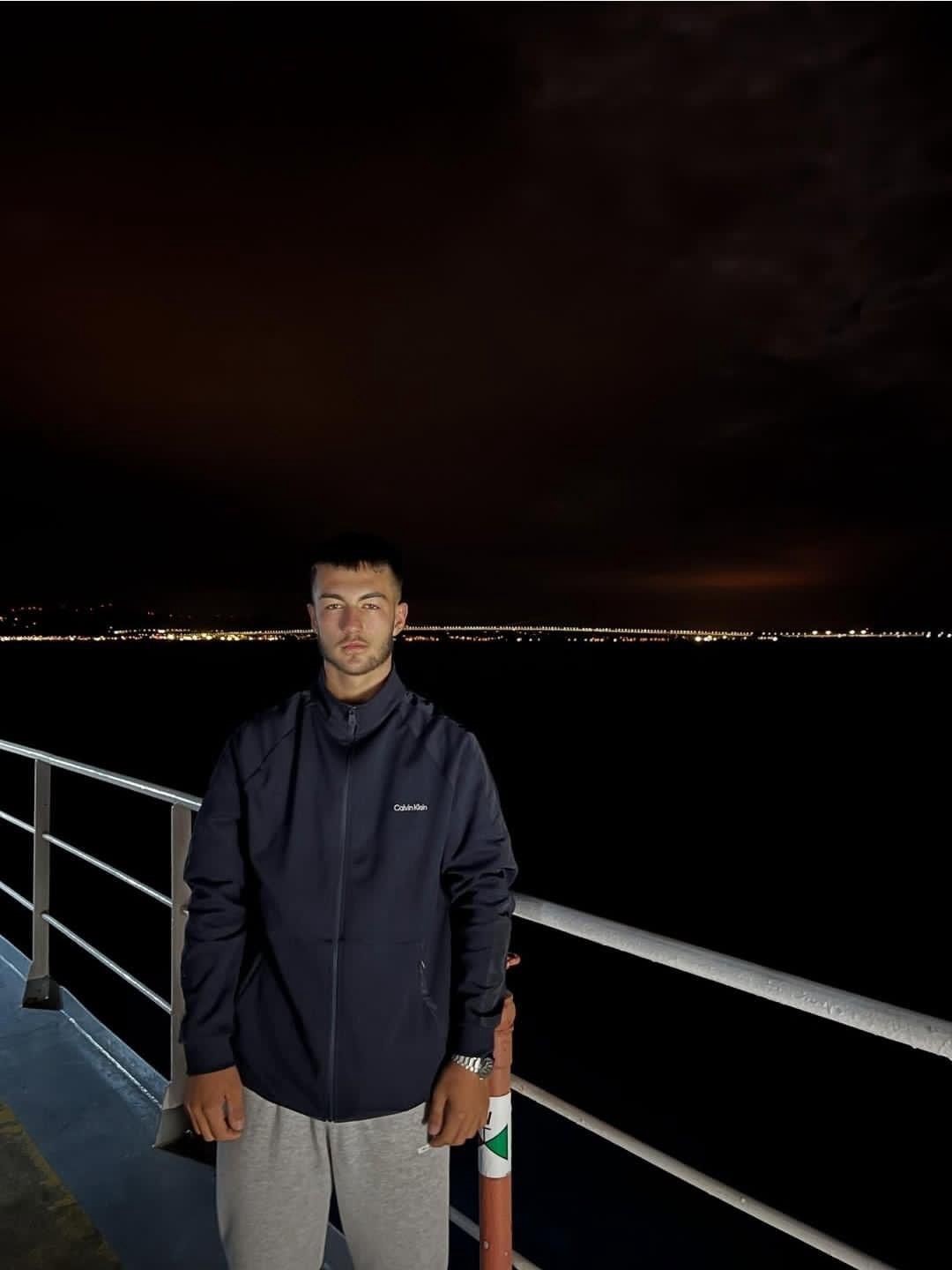 Bursa'nın Mudanya ilçesinde Efe Akpınar (17), babasını kuyudan kurtarmak isterken