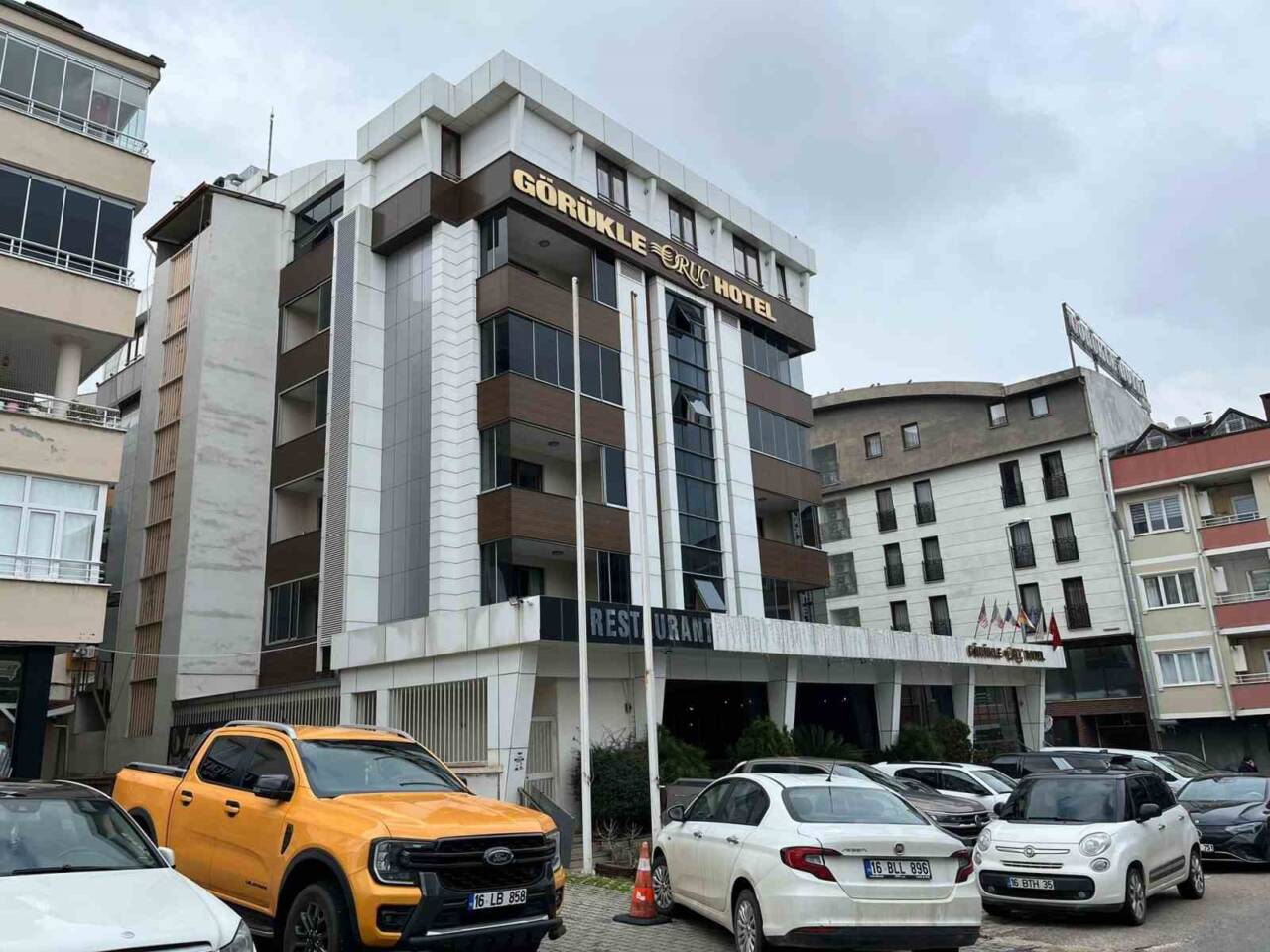 Bursa'nın Nilüfer ilçesindeki Oruç Otel'de çıkan yangın, sauna bölümündeki elektrik