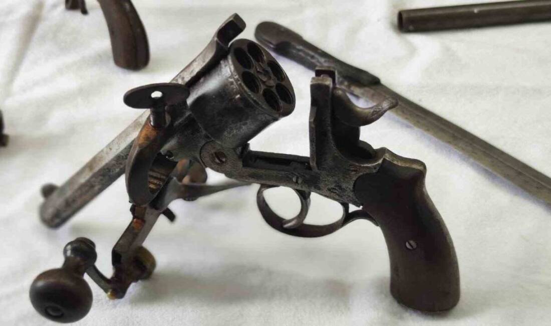 Bursa’nın Osmangazi ilçesinde jandarma, "Anadolu Mirası Operasyonları" kapsamında düzenlediği operasyonda