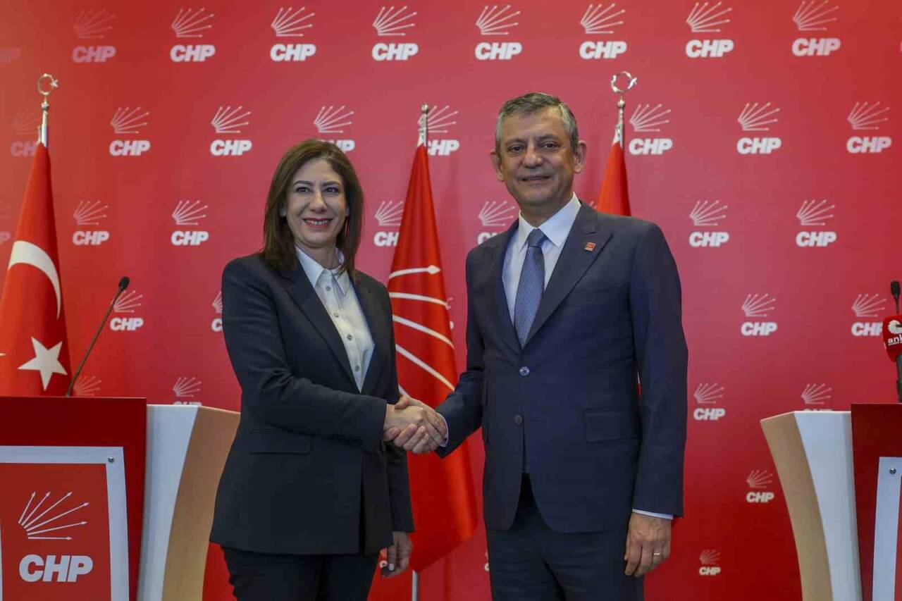 Cumhuriyet Halk Partisi (CHP) Genel Başkanı Özgür Özel, cezaevindeki Murat