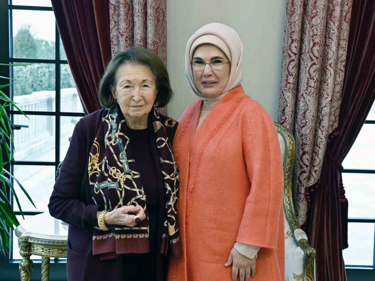 Cumhurbaşkanı Recep Tayyip Erdoğan, iş insanı Rahmi Koç ve Semahat