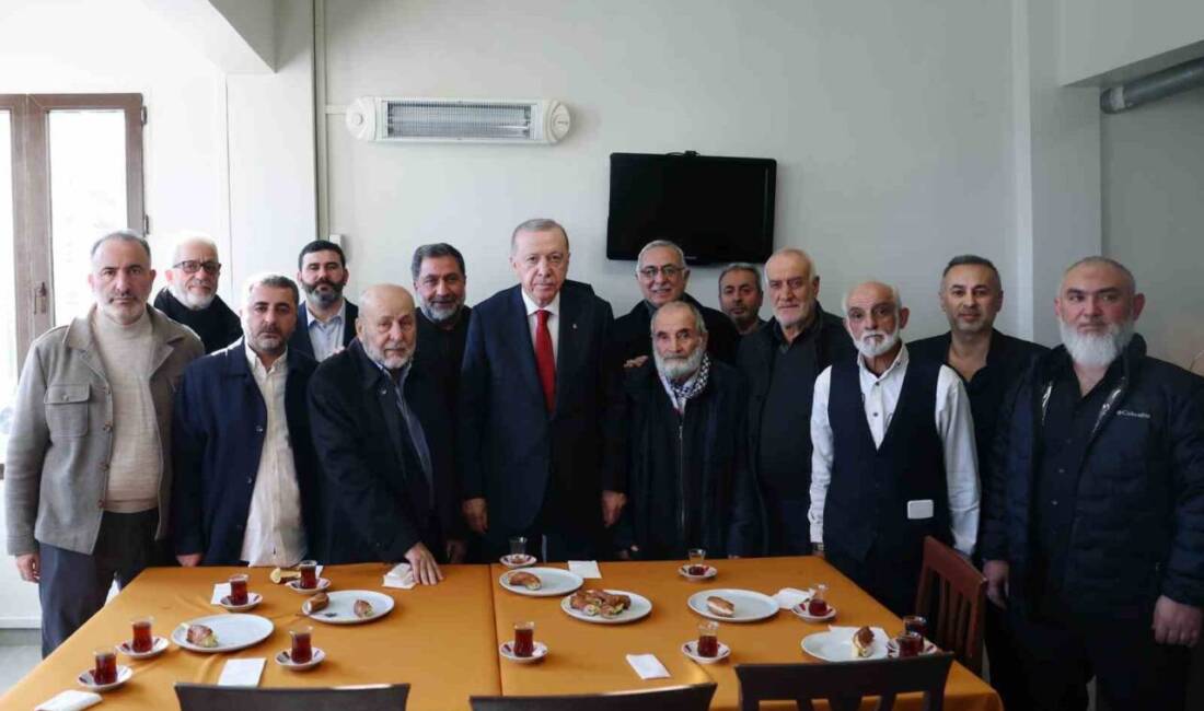 Cumhurbaşkanı Recep Tayyip Erdoğan, futbol oynadığı Tophane Tayfun Spor Kulübü’nü